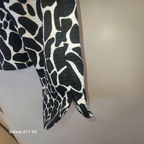 Isabella Size 10 Womans Blazer, Black and White, Animal Print, Lined, $Front Hid - Picture 3 of 7
